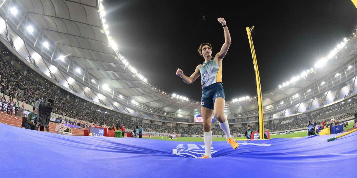 Athletes flying at the Shanghai/Suzhou Wanda Diamond League 2024