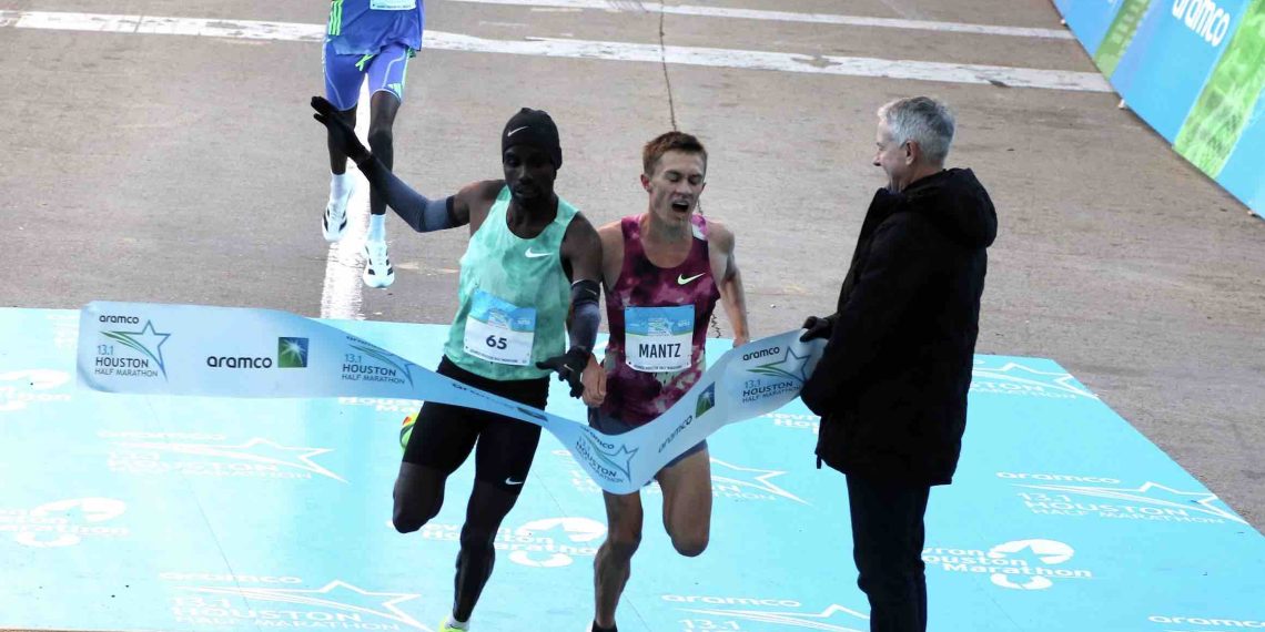 MANTZ, KELATI MAKE HISTORY AT ARAMCO HOUSTON HALFMARATHON runblogrun